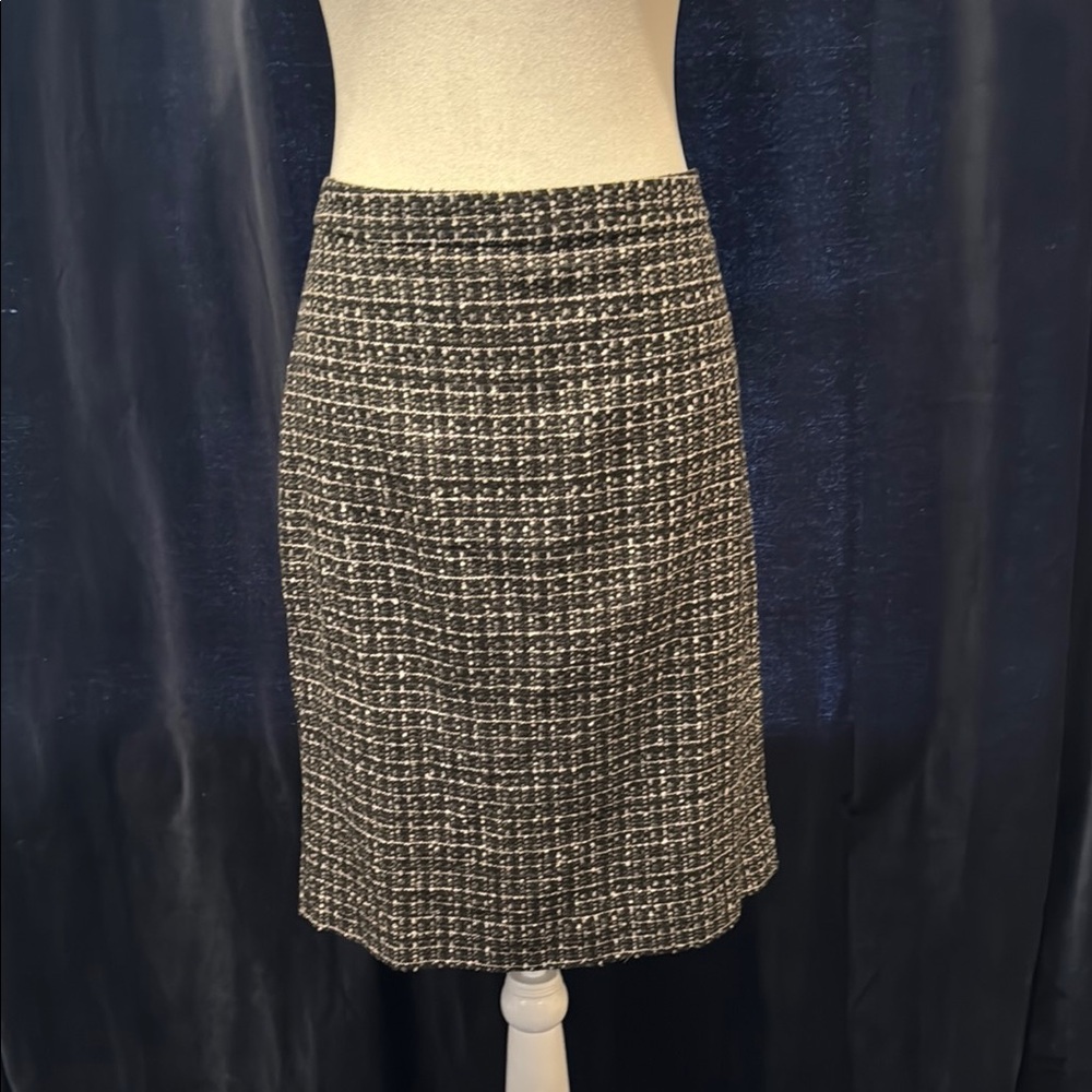 NWT JCREW Classic Black and White Tweed Skirt